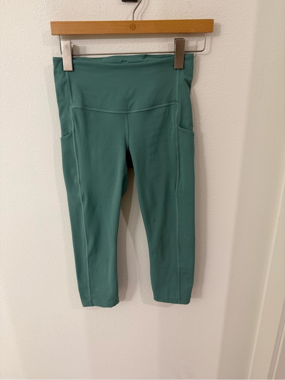 Athleta Ultimate Stash Pocket Capri